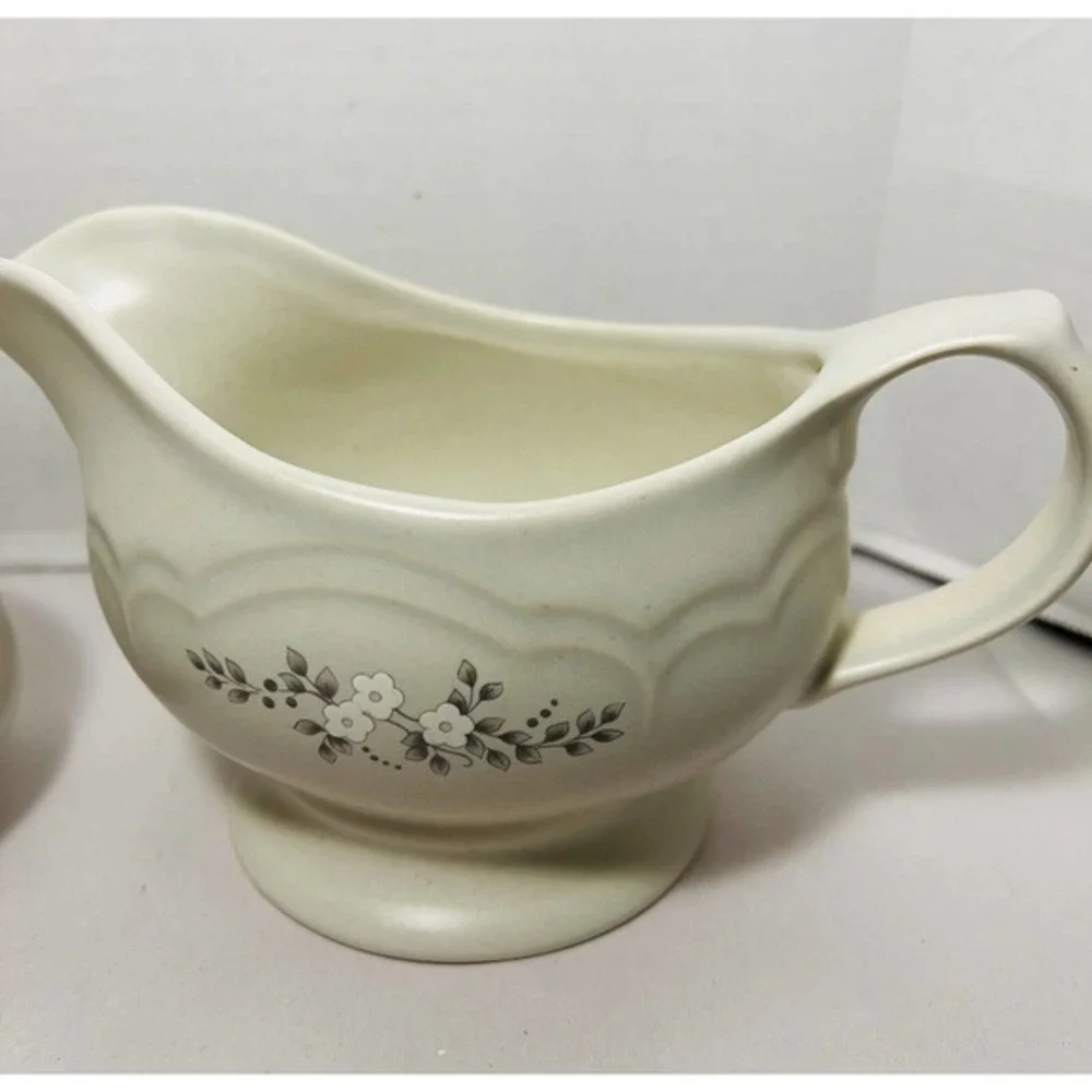 Pfaltzgraff Heirloom Pattern 3 Piece Set In Excellent Condition
